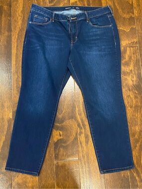 MidRise Power Slim Straight Jean 👖✨🏷️